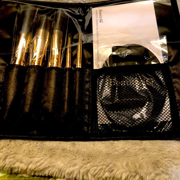 QVC Makeup Beauty Iq 6 Piece Brush Tool Set Collection From Qvc Just Dont Use Them Poshmark